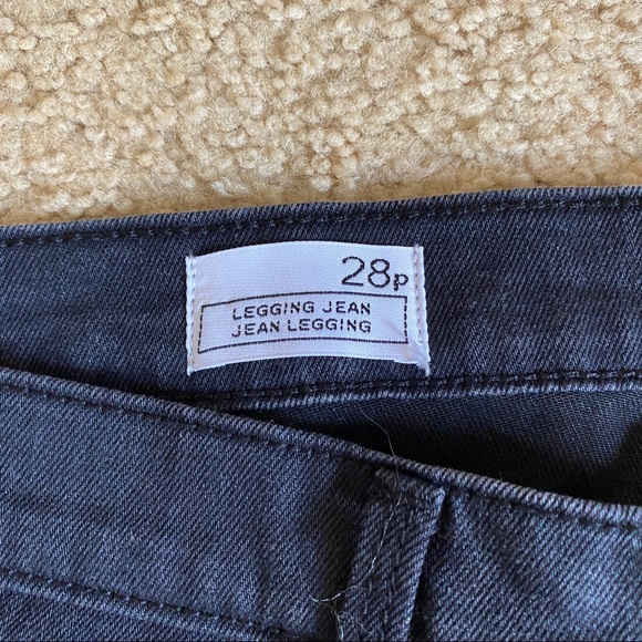2/$30 || GAP 1969 Black Legging Jeans - Picture 3 of 4